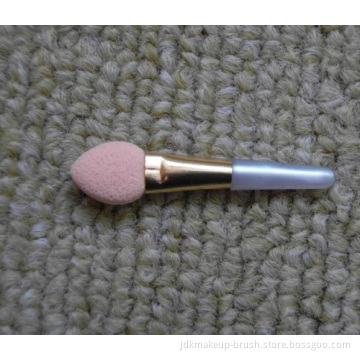 Eyeshadow Applicator With Plastic Handle 